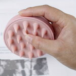 Masážní kartáč na pokožku hlavy